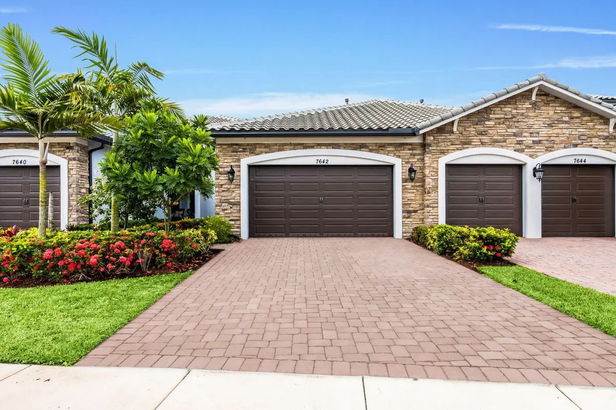 7642 N Blue Spring Dr, Parkland: photo 1 of 69