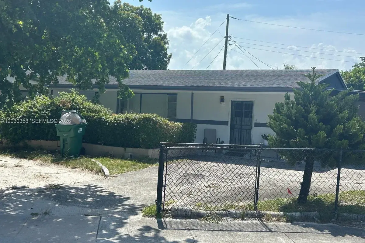 4301 NW 171st St, Miami Gardens: photo 1 of 1