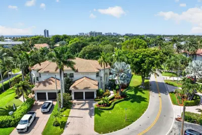 2844 NE 26th Ave, Lighthouse Point: photo 1 of 77