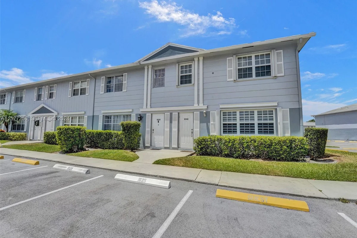 1829 SW 81st Way #5, Davie: photo 1 of 16