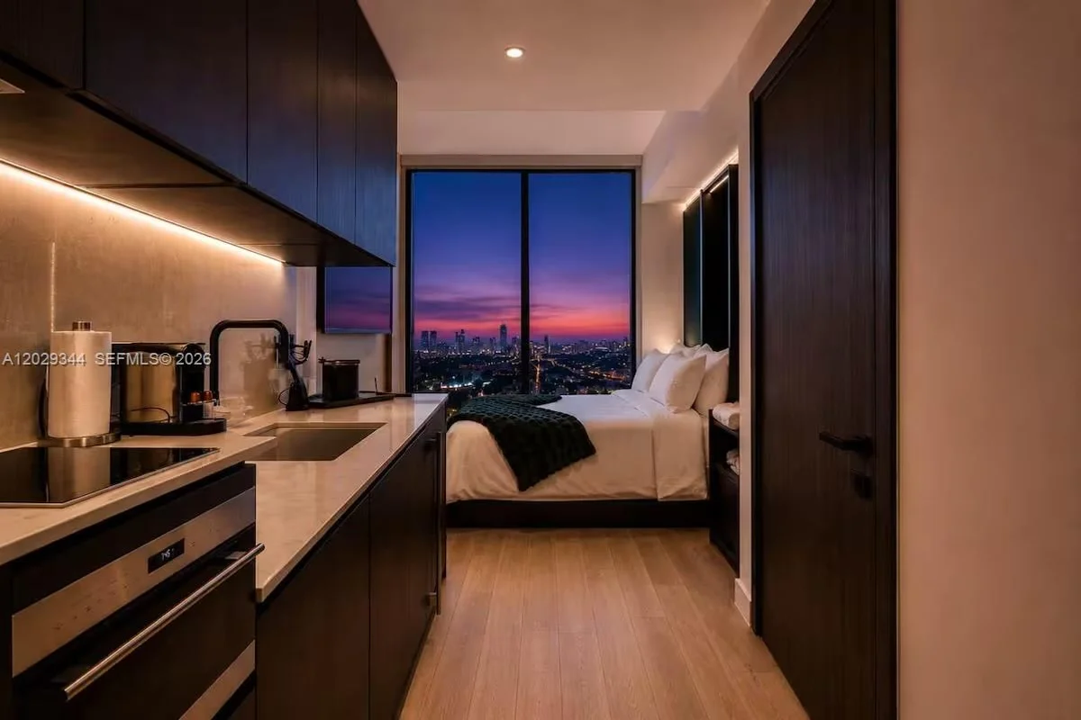 20 NE 11th St #2606A, Miami: photo 1 of 23