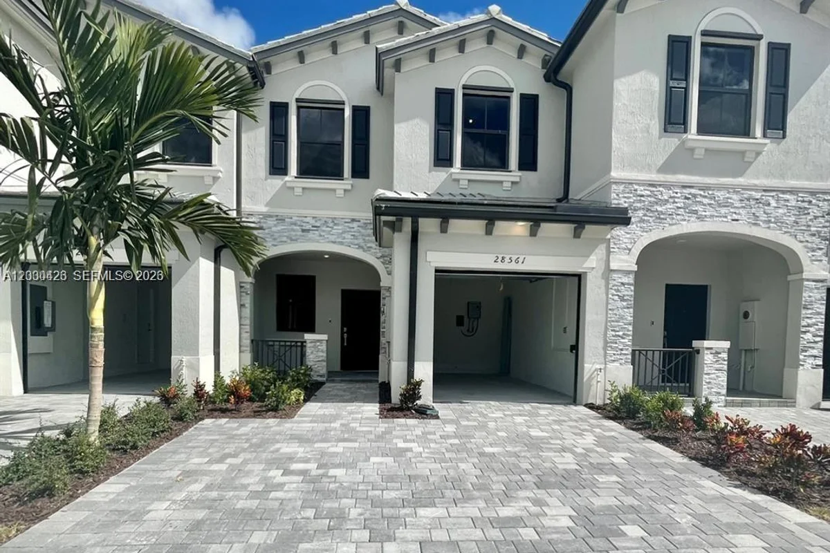 28561 SW 134th Ct, Homestead: photo 1 of 9