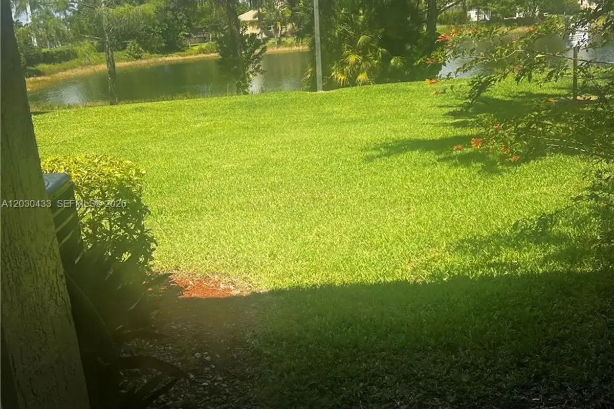 2322 SE 23rd Ave, Homestead: photo 1 of 8