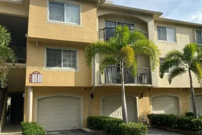 300 N Crestwood Ct N #310, Royal Palm Beach: photo 1 of 22