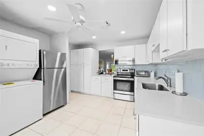 1840 NW 13th St #103, Delray Beach: photo 1 of 22