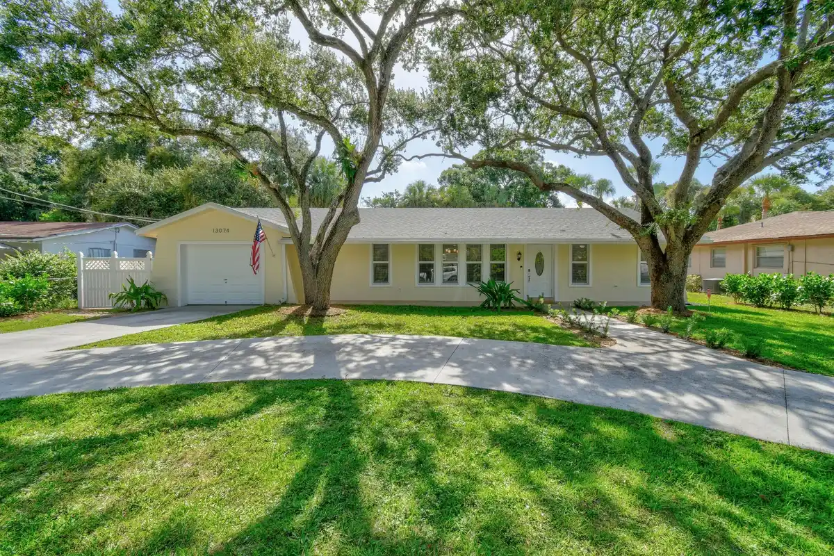 13074 23rd Ave N, Palm Beach Gardens: photo 1 of 30
