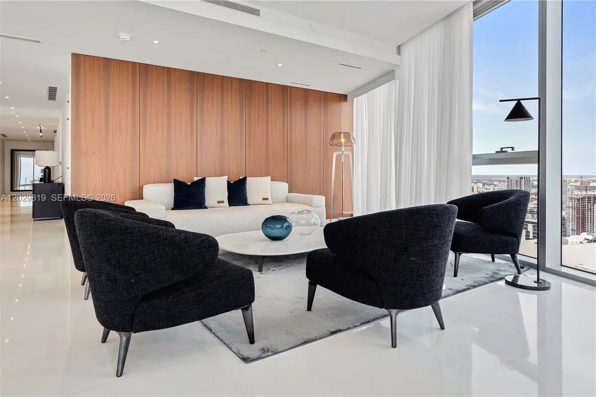 300 E Biscayne Blvd Way #5101, Miami: photo 1 of 56