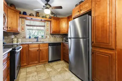 1425 Arthur St #205A, Hollywood: photo 1 of 24
