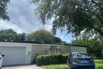 1220 S 29th Ave, Hollywood: photo 1 of 15