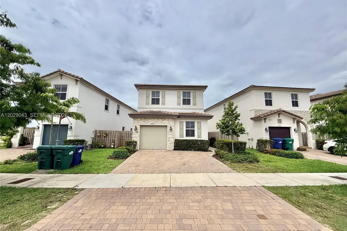 2462 NW 131st Cir, Miami: photo 1 of 41