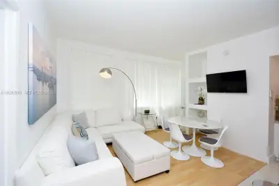 1342 Drexel Ave #105, Miami Beach: photo 1 of 11