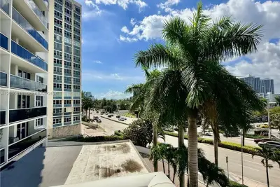 3140 S Ocean Dr #310, Hallandale Beach: photo 1 of 10