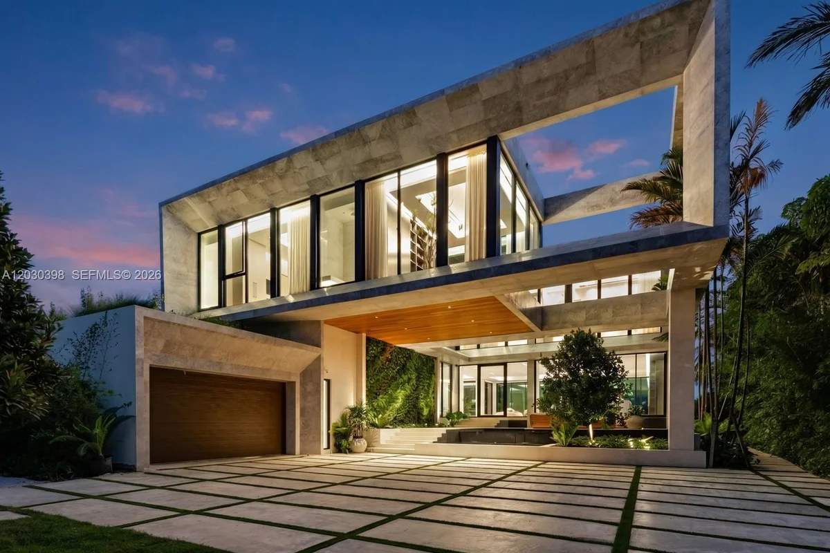 360 S Hibiscus Dr, Miami Beach: photo 1 of 82