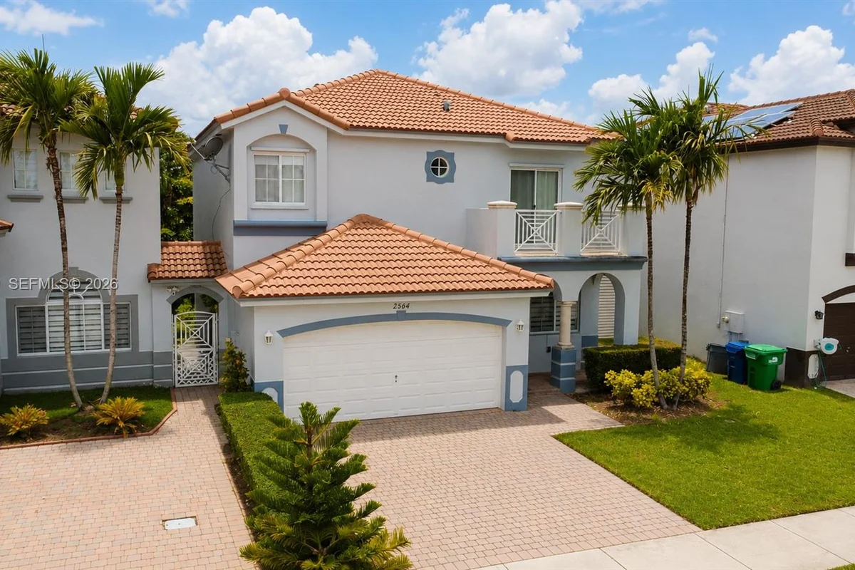 2564 SW 147th Path, Miami: photo 1 of 31