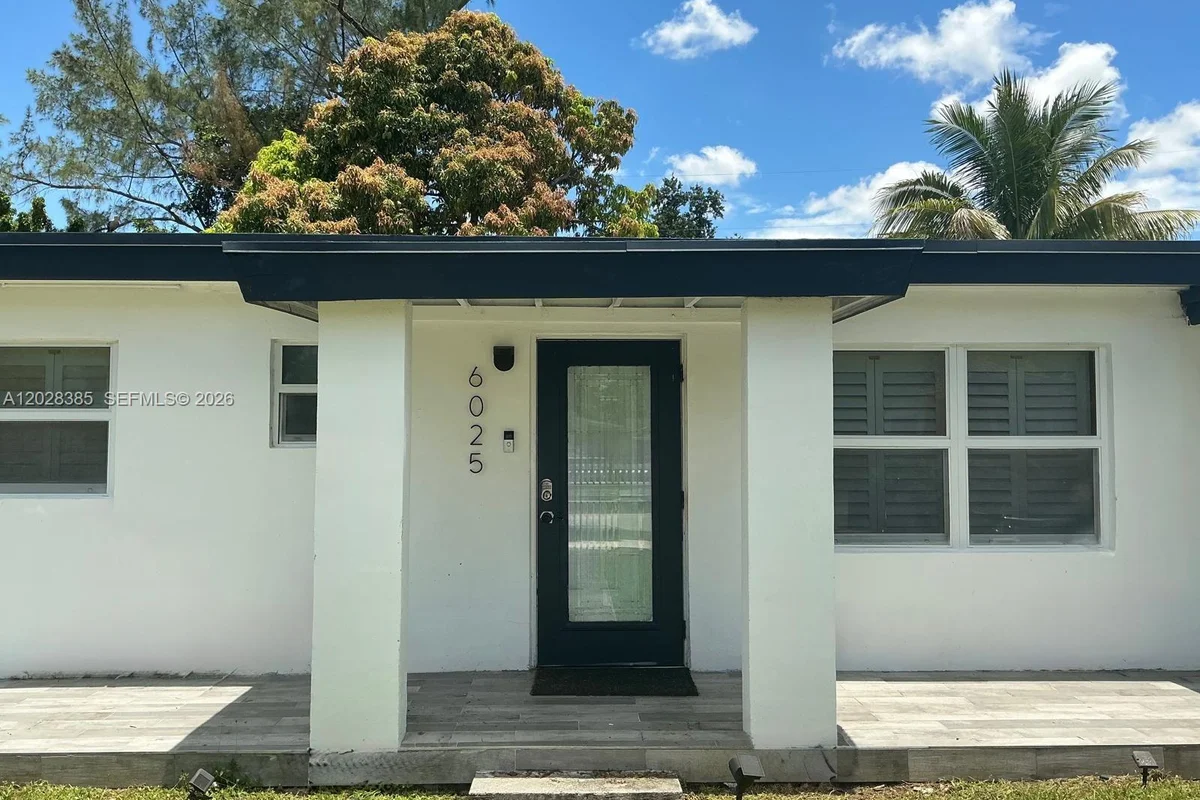 6025 SW 40th St, Miramar: photo 1 of 23
