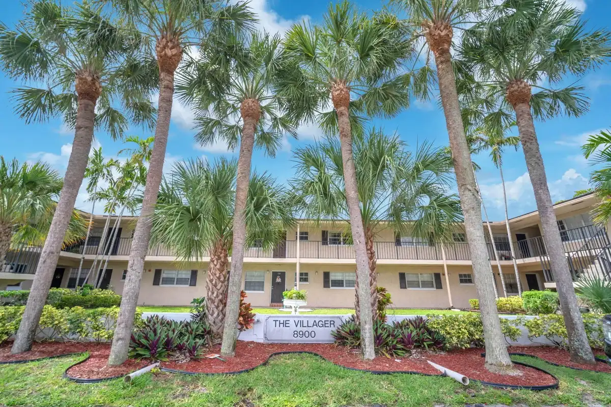 8900 W Sample Rd #204, Coral Springs: photo 1 of 28