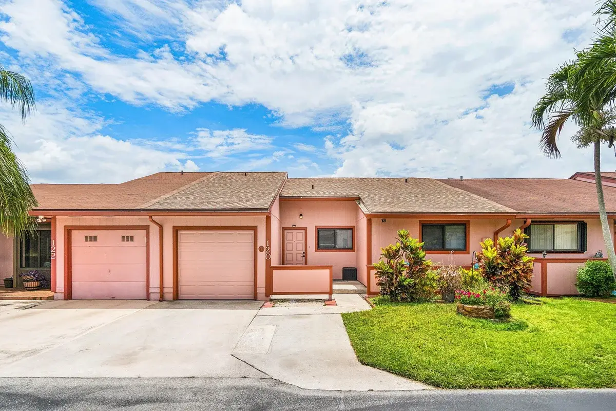 120 Mayfair Ln, Boynton Beach: photo 1 of 37