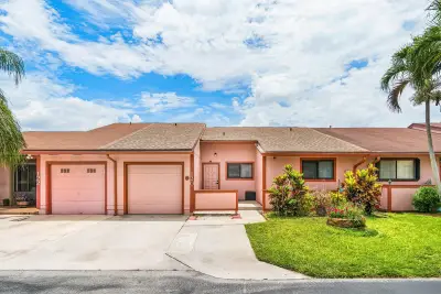 120 Mayfair Ln, Boynton Beach: photo 1 of 37