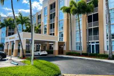 9755 NW 52nd St #219, Doral: photo 1 of 17