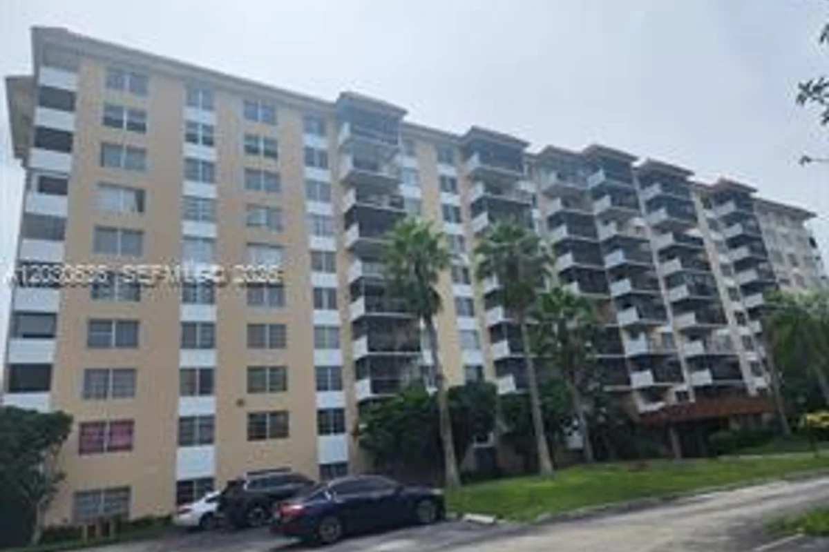 4174 Inverrary Dr #911, Lauderhill: photo 1 of 10