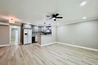 15 Bedford A, West Palm Beach: photo 1 of 18
