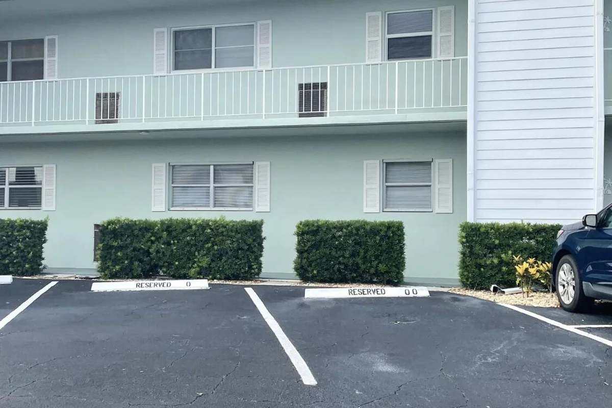 120 Wettaw Ln #112, North Palm Beach: photo 1 of 12