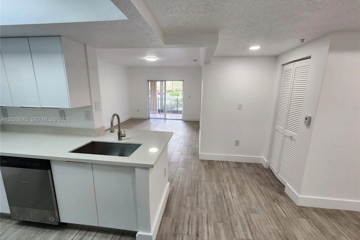 215 SW 117th Ter #14101, Pembroke Pines: photo 1 of 31