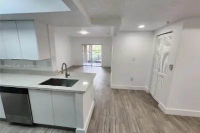 215 SW 117th Ter #14101, Pembroke Pines: photo 1 of 31