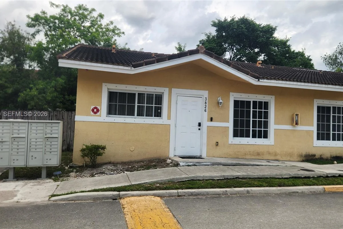 3826 SW 48th Ave, Hollywood: photo 1 of 22
