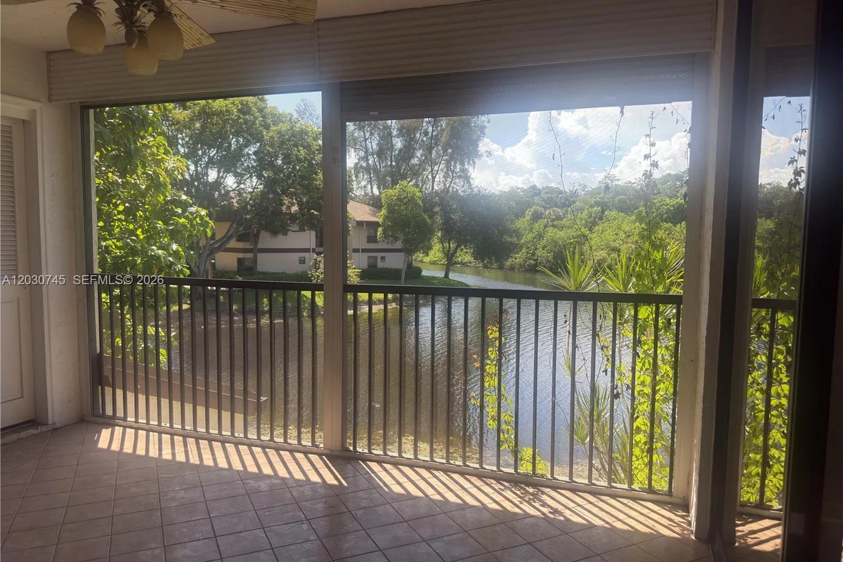 2526 N Carambola Cir N #1821, Coconut Creek: photo 1 of 19