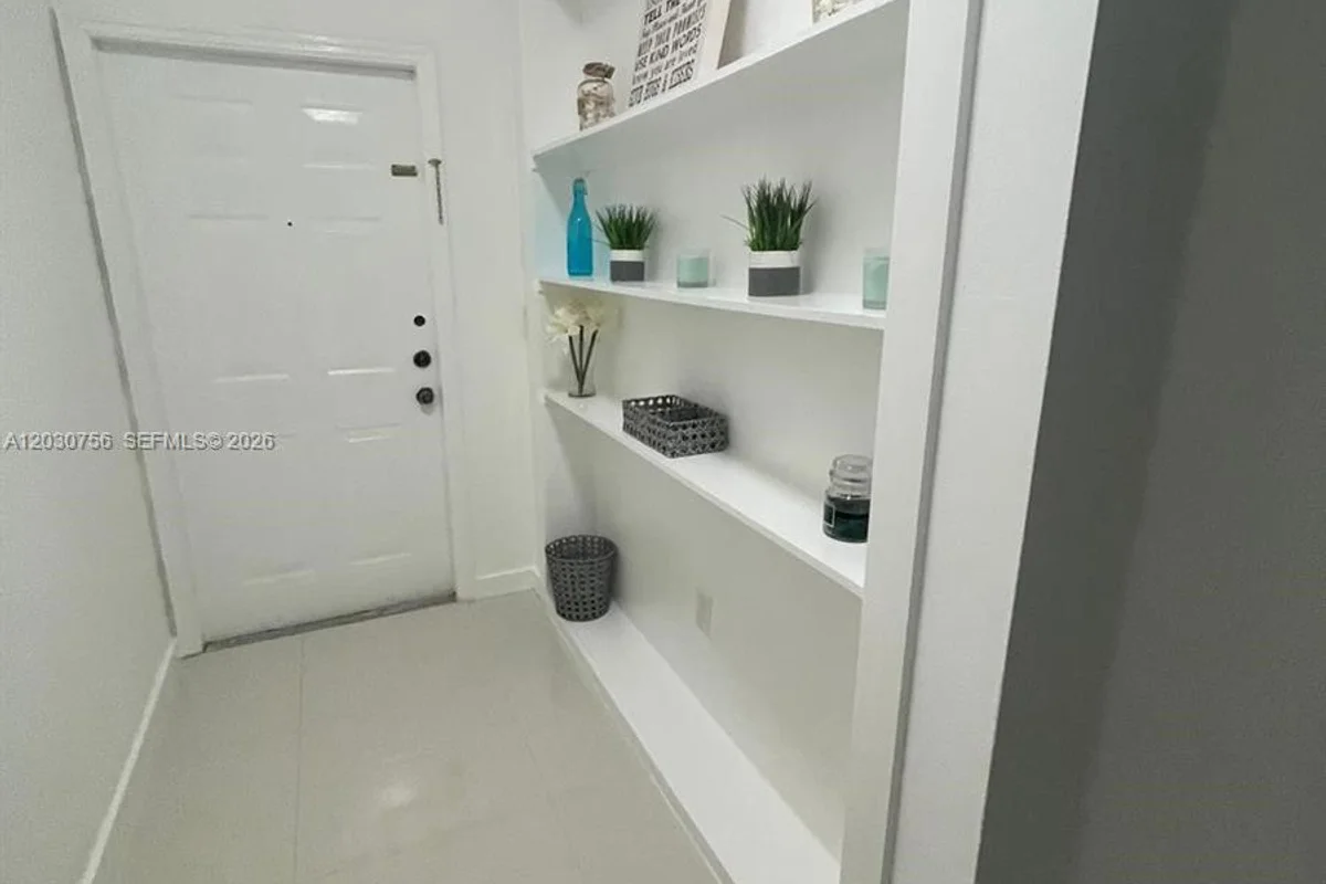 3255 NE 184th St #12114, Aventura: photo 1 of 8
