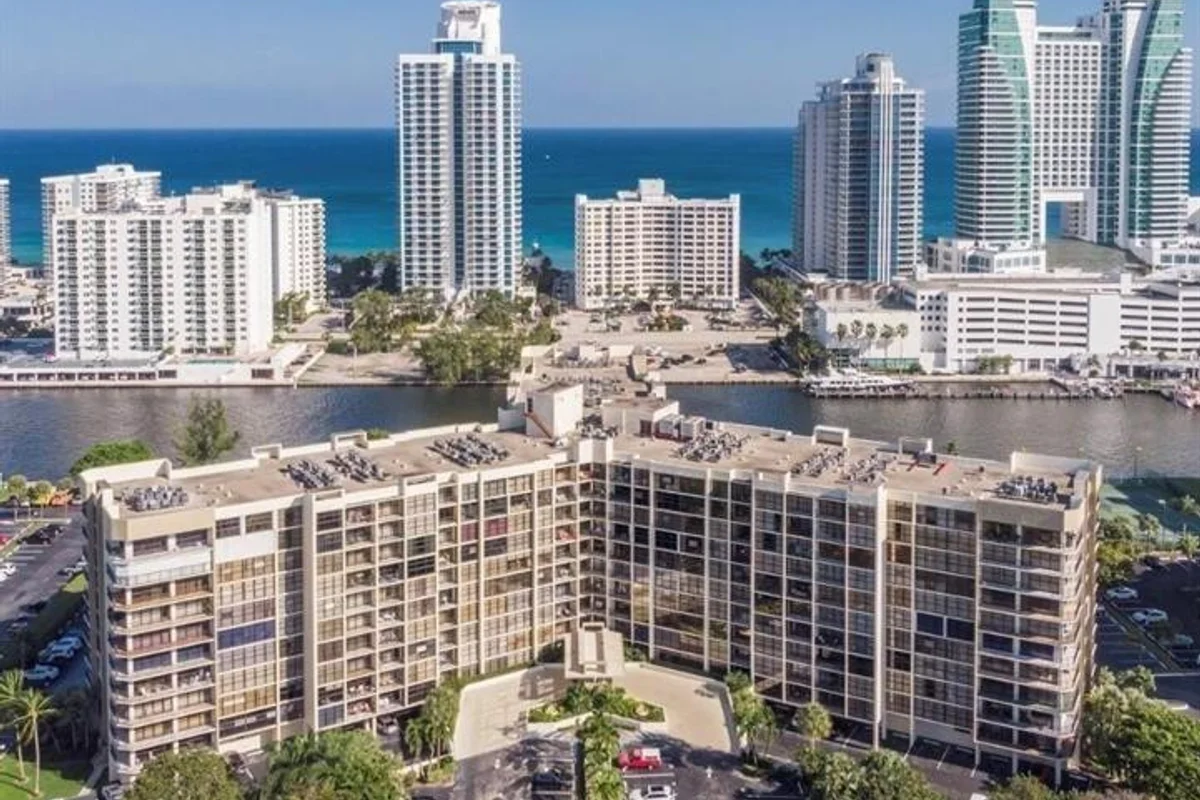 600 Parkview Dr #531, Hallandale Beach: photo 1 of 41
