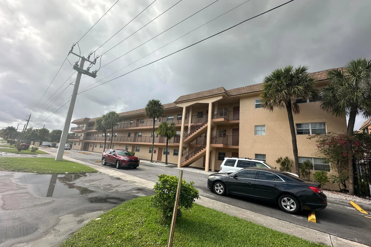 4191 NW 26th St #371, Lauderhill: photo 1 of 6