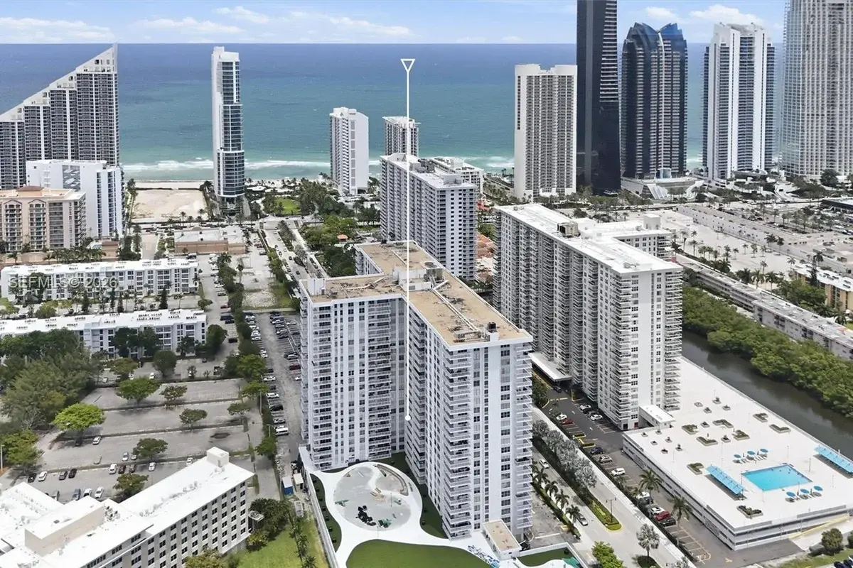 231 174th St #901, Sunny Isles Beach: photo 1 of 23