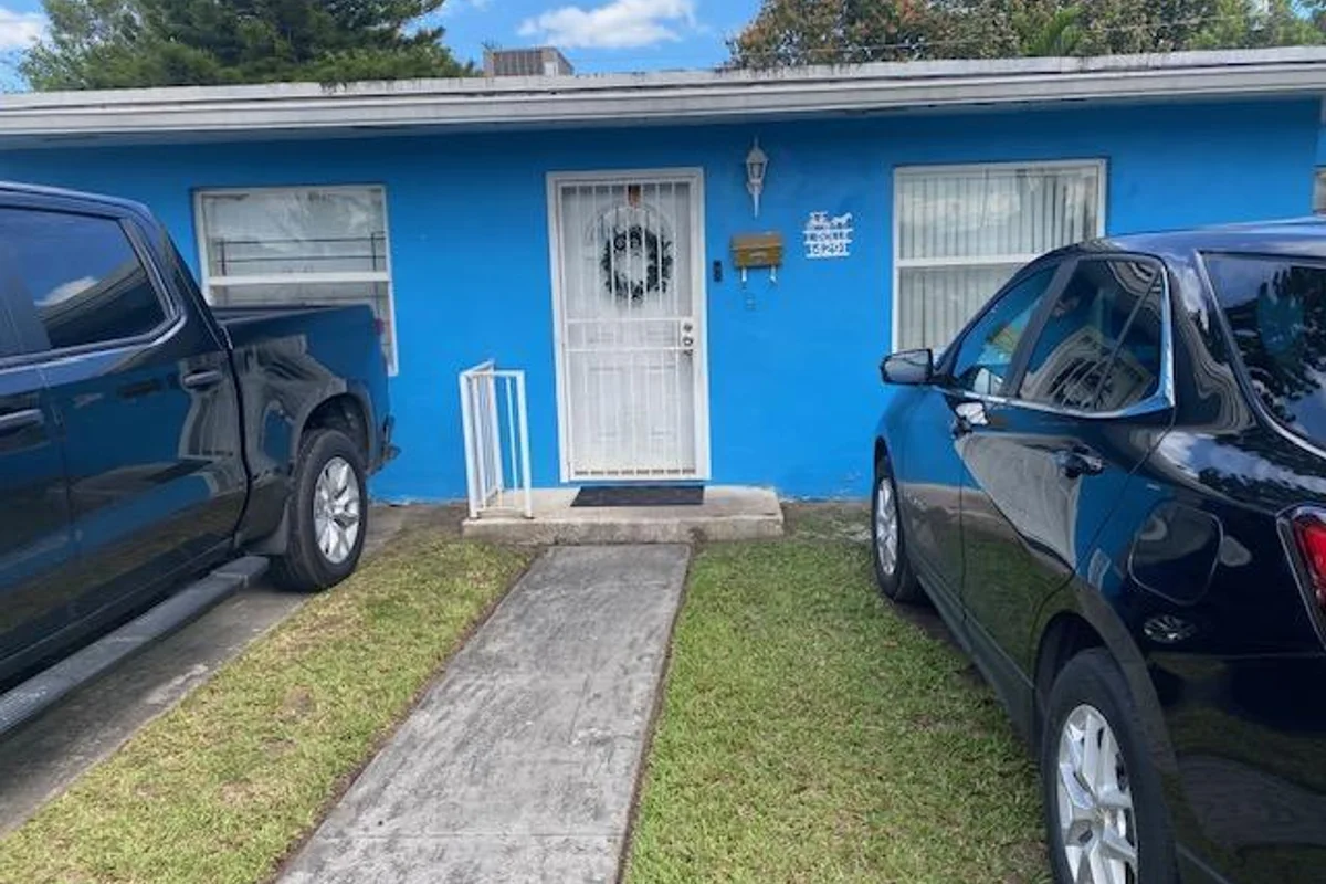 14291 Polk St, Miami: photo 1 of 10