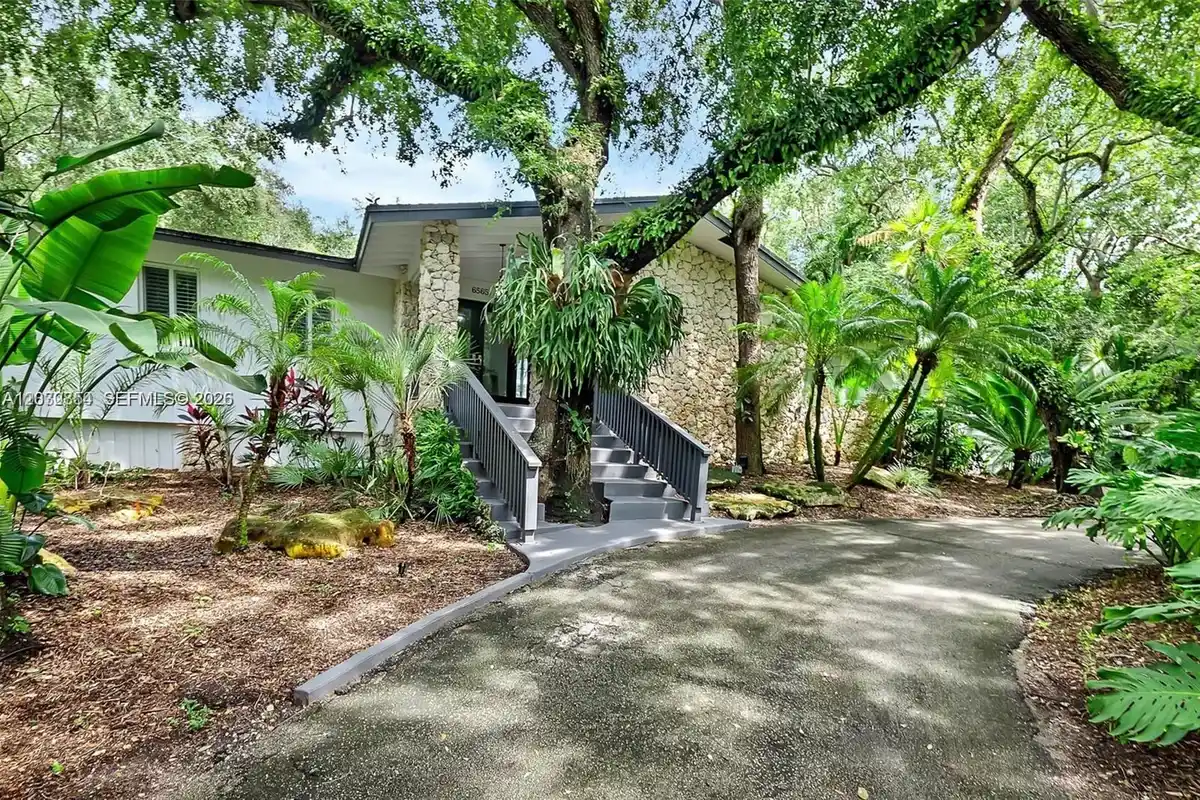 6565 SW 134th Dr, Pinecrest: photo 1 of 81
