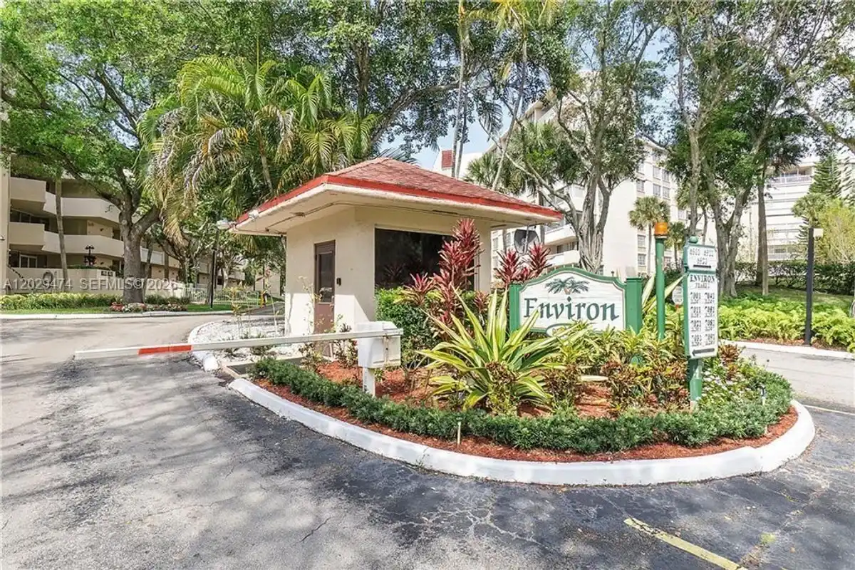 7081 Environ Blvd #242, Lauderhill: photo 1 of 12