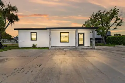 10700 SW 46th St, Miami: photo 1 of 26
