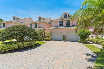 Condo in Jupiter: photo 1 of 36