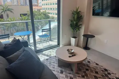 121 NE 5th St #2102, Miami: photo 1 of 19