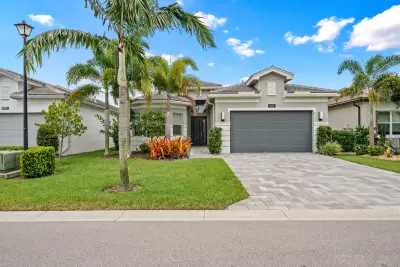 12879 Parrot Pond Rd, Boynton Beach: photo 1 of 58