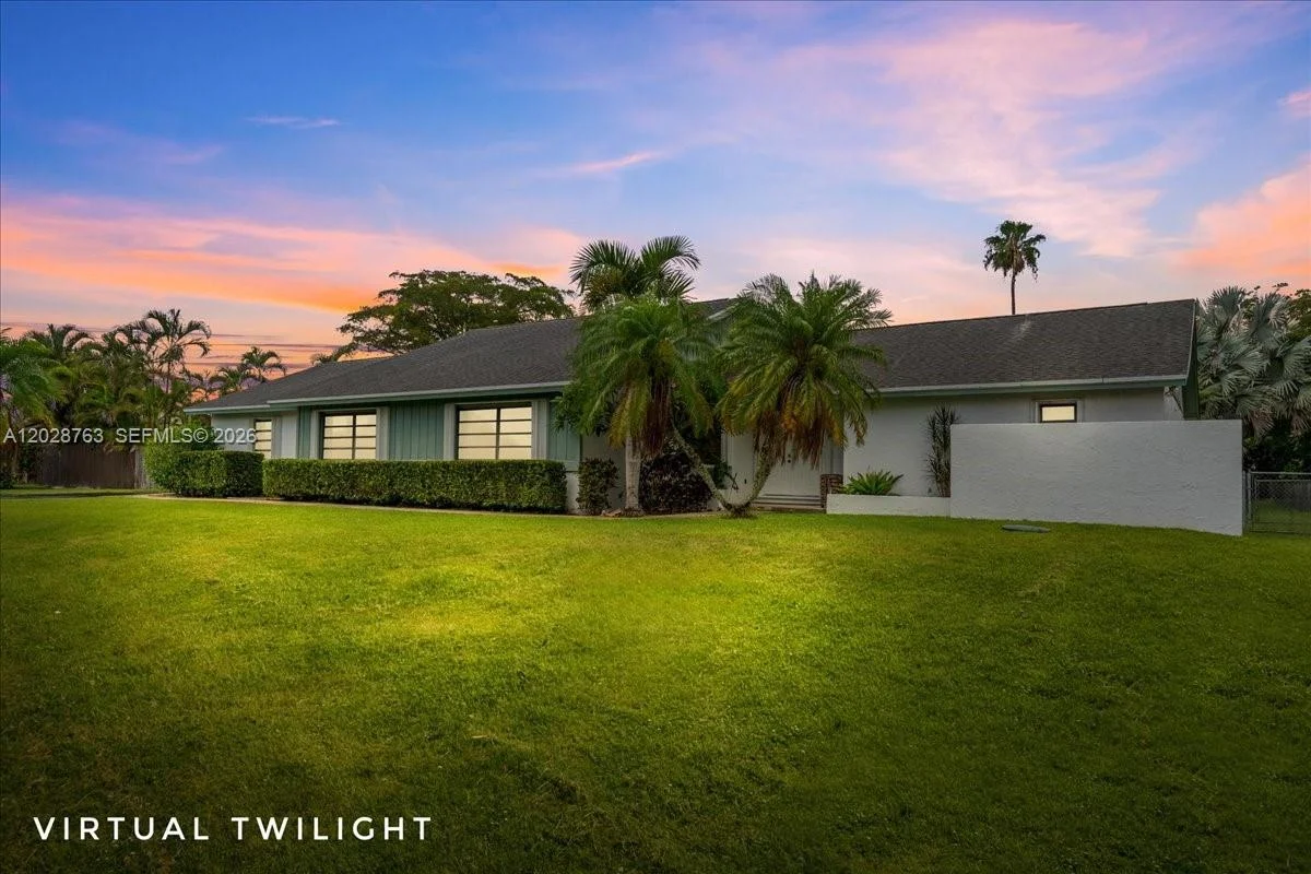 1571 NW 20th St, Homestead: photo 1 of 59
