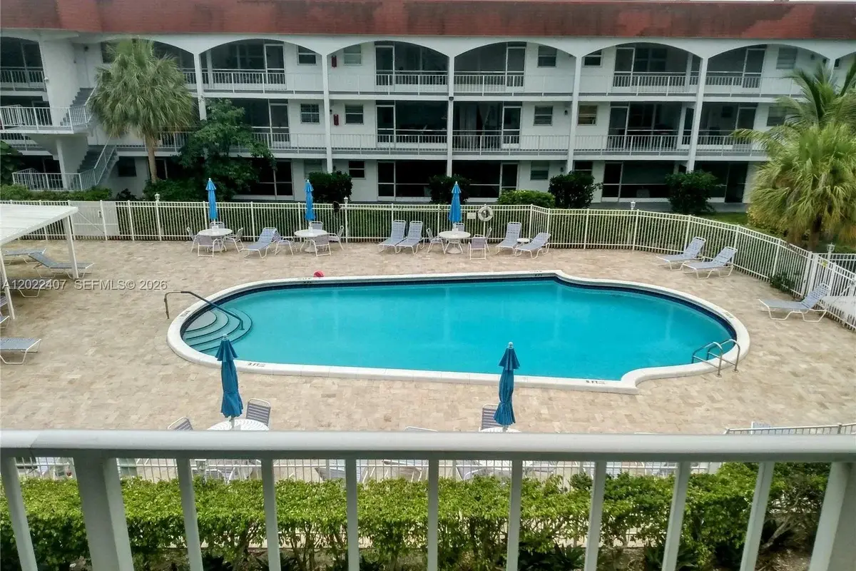 581 Blue Heron Dr #315-B, Hallandale Beach: photo 1 of 17