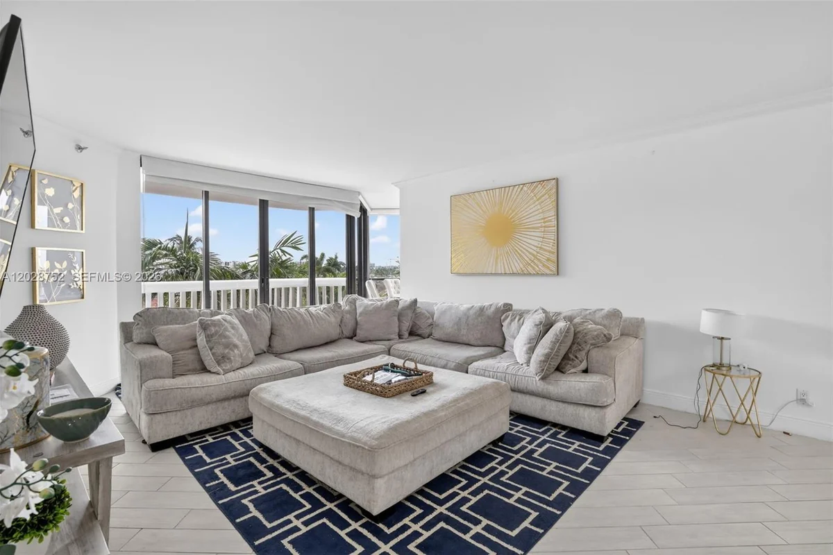 1000 Island Blvd #503, Aventura: photo 1 of 36