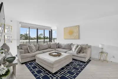 1000 Island Blvd #503, Aventura: photo 1 of 36