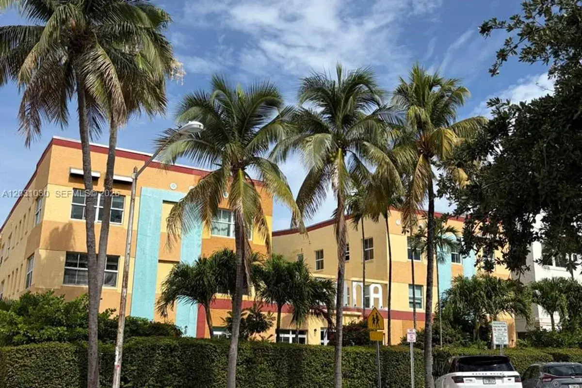 1308 Drexel Ave #311, Miami Beach: photo 1 of 32