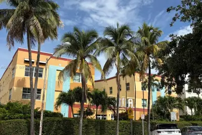 1308 Drexel Ave #311, Miami Beach: photo 1 of 32