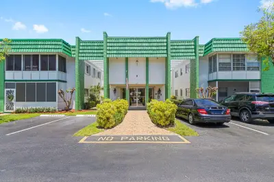2271 NW 48th Ter #207, Lauderhill: photo 1 of 18