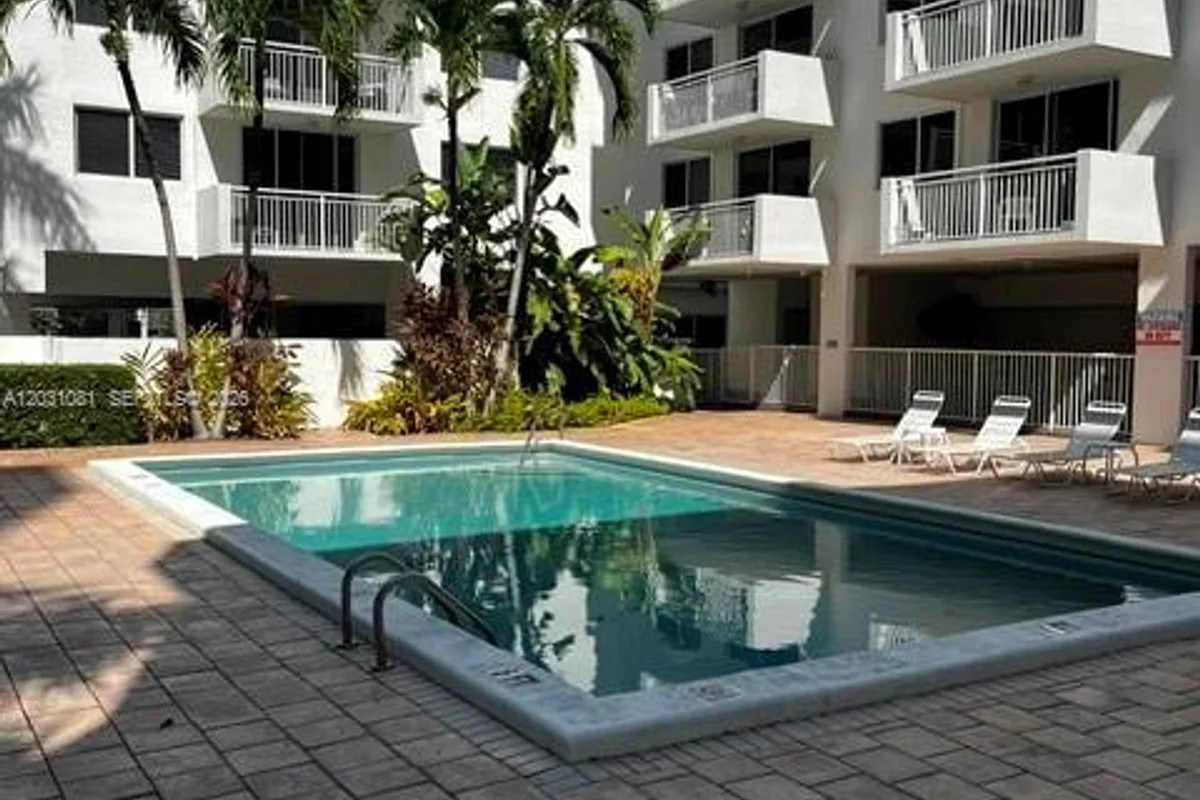 1665 Bay Rd #218, Miami Beach: photo 1 of 21