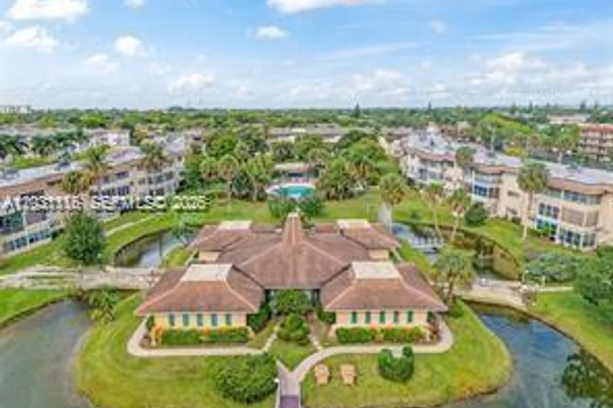 5021 W Oakland Park Blvd #313, Lauderdale Lakes: photo 1 of 5